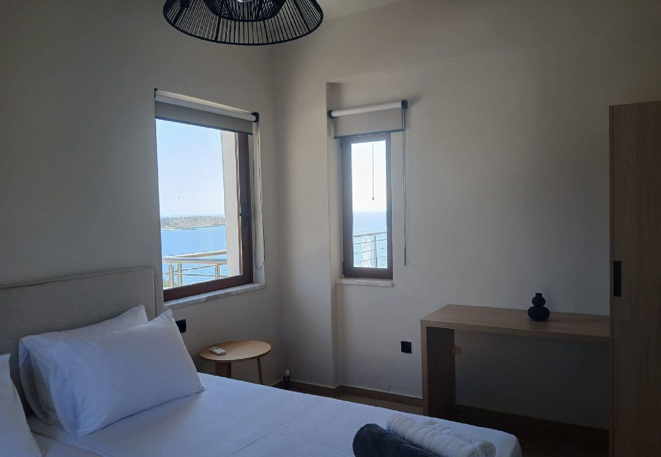 Villa in Loutraki - SeaWave Villa I, By Hellocrete