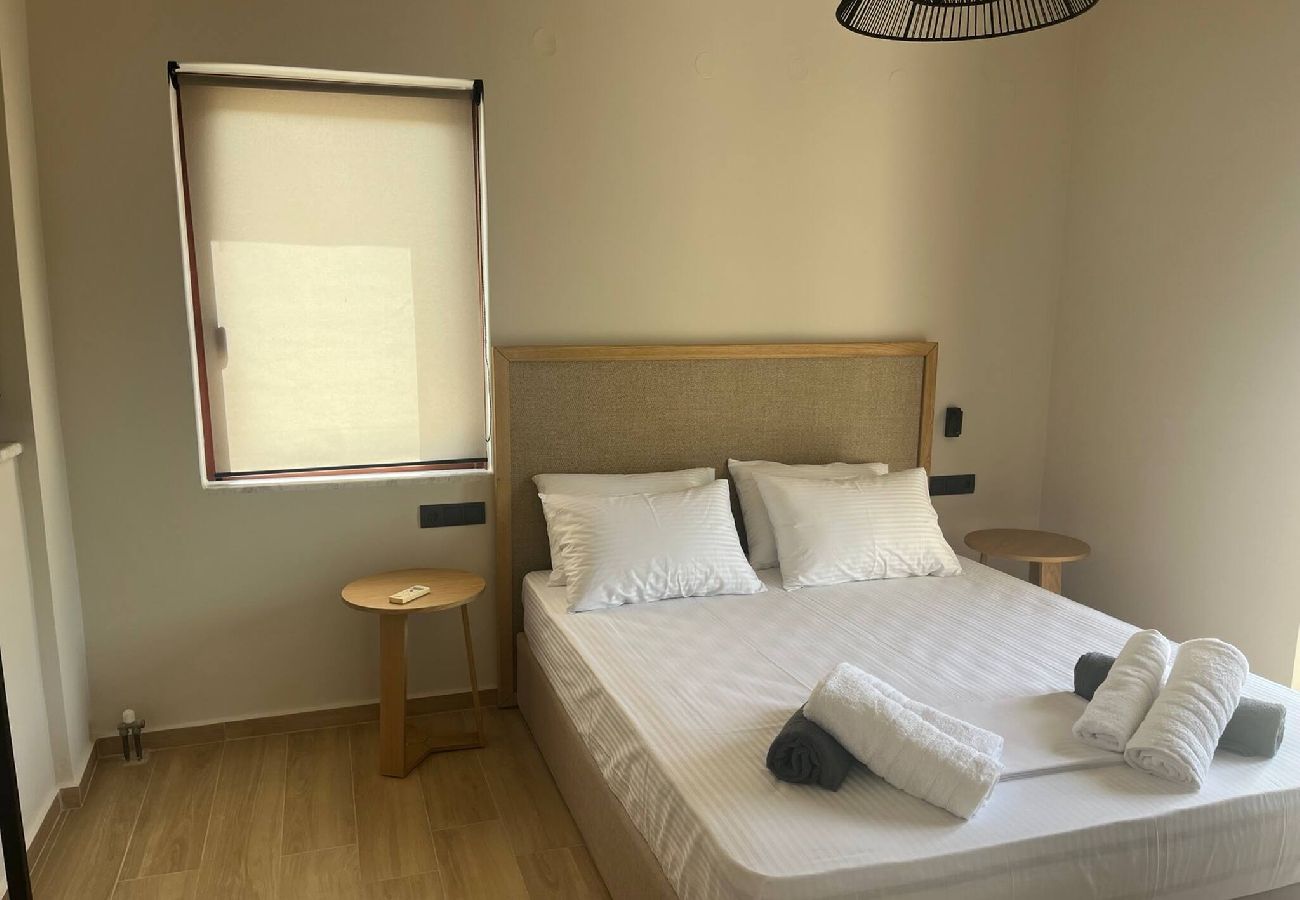 Villa in Loutraki - SeaWave Villa I, By Hellocrete