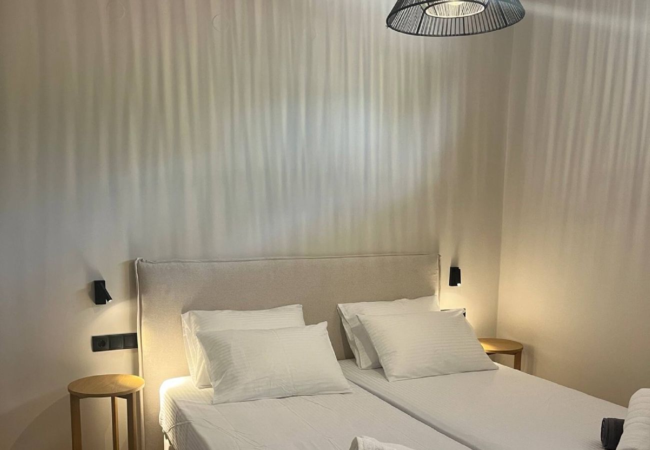 Villa in Loutraki - SeaWave Villa I, By Hellocrete