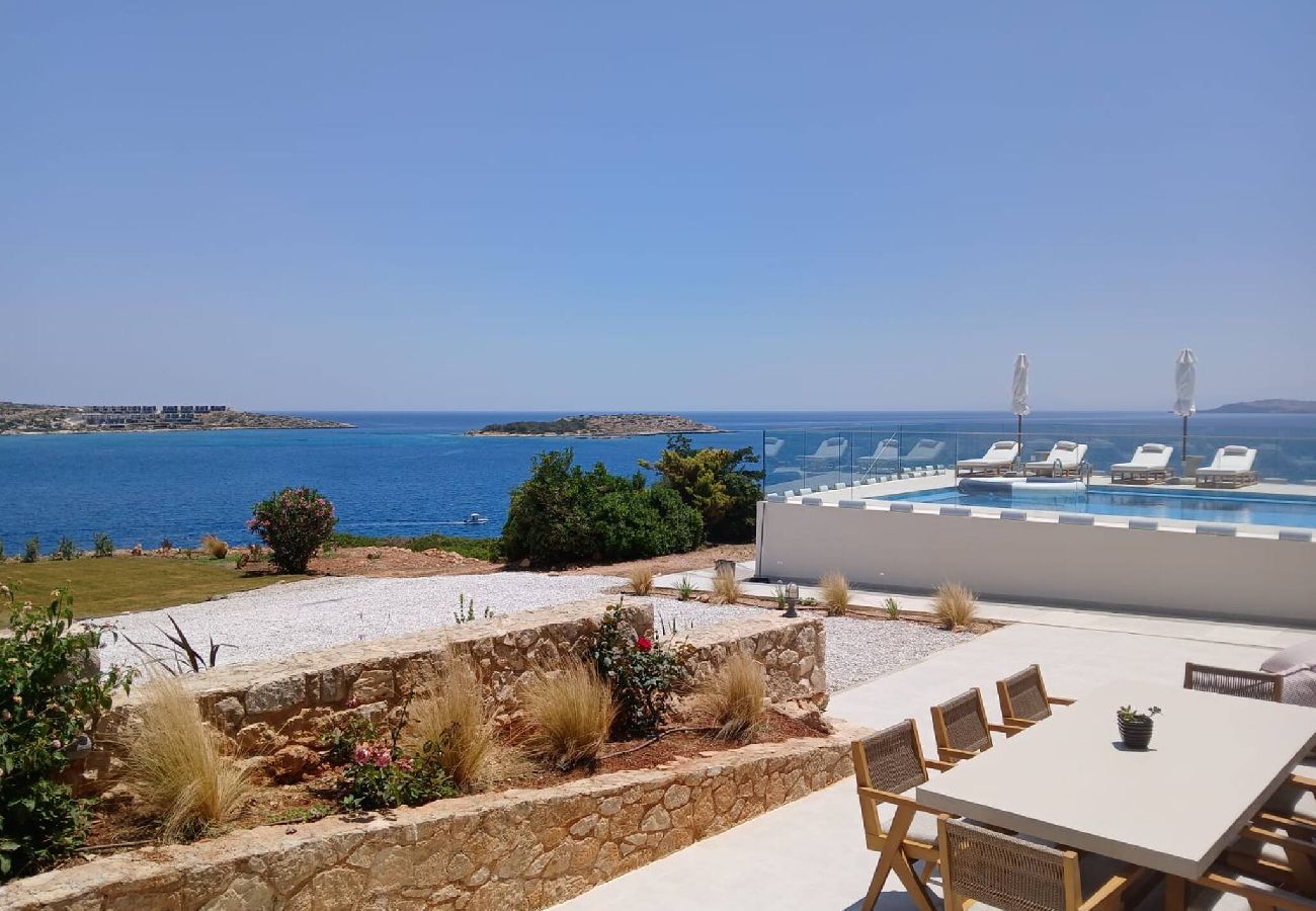 Villa in Loutraki - SeaWave Villa I, By Hellocrete