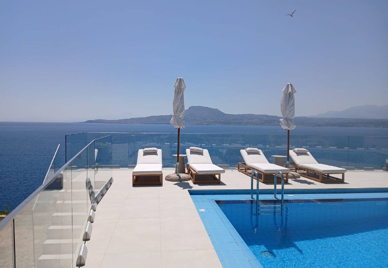 Villa in Loutraki - SeaWave Villa I, By Hellocrete