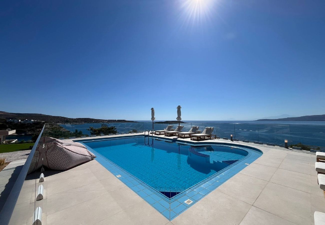 Villa in Loutraki - SeaWave Villa I, By Hellocrete