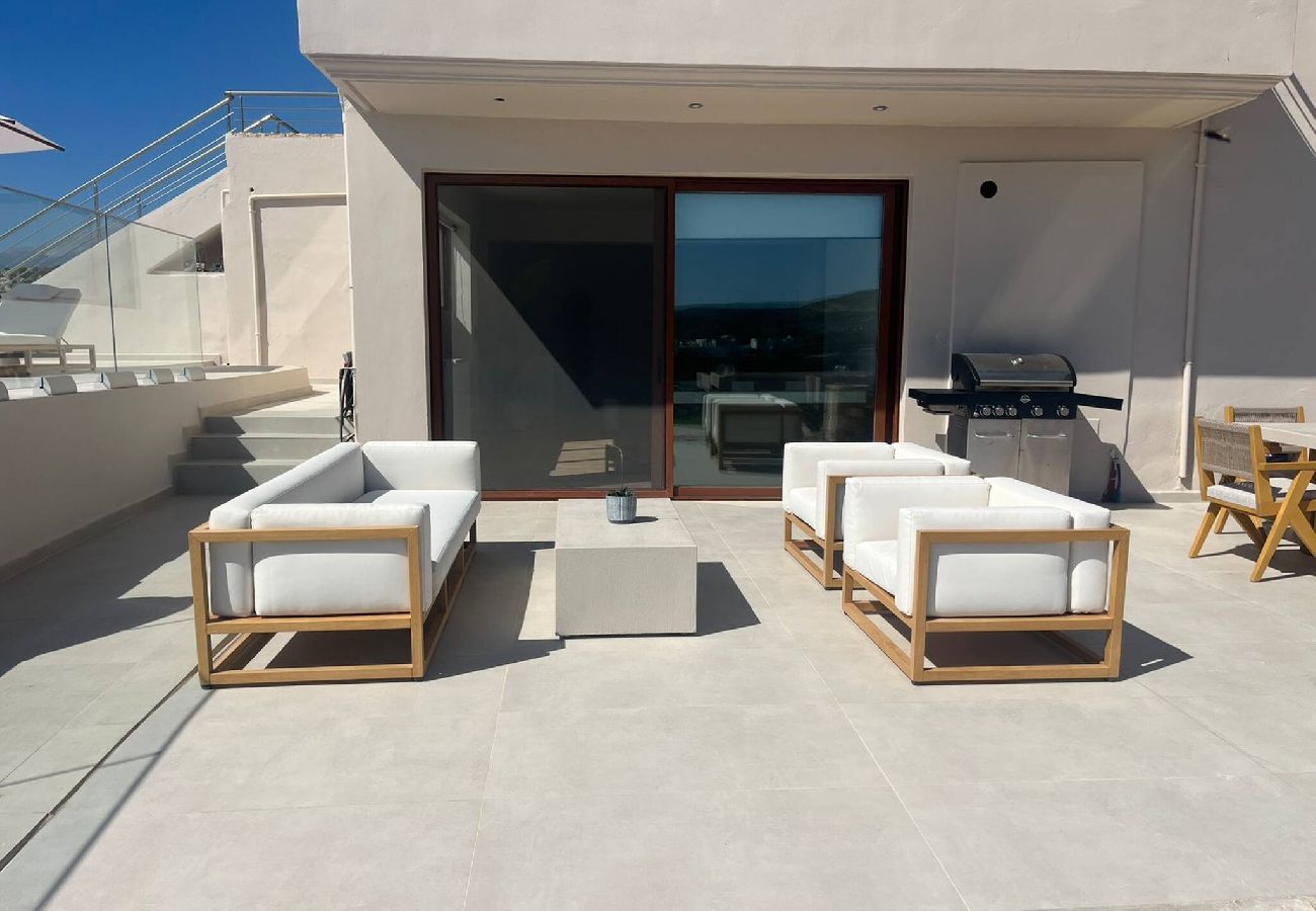 Villa in Loutraki - SeaWave Villa I, By Hellocrete