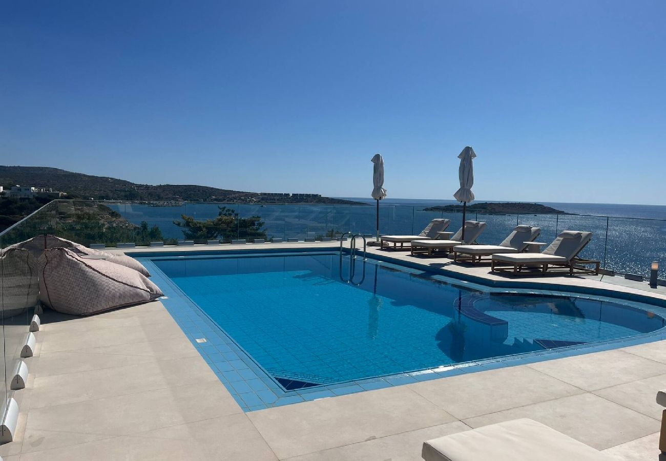 Villa in Loutraki - SeaWave Villa I, By Hellocrete