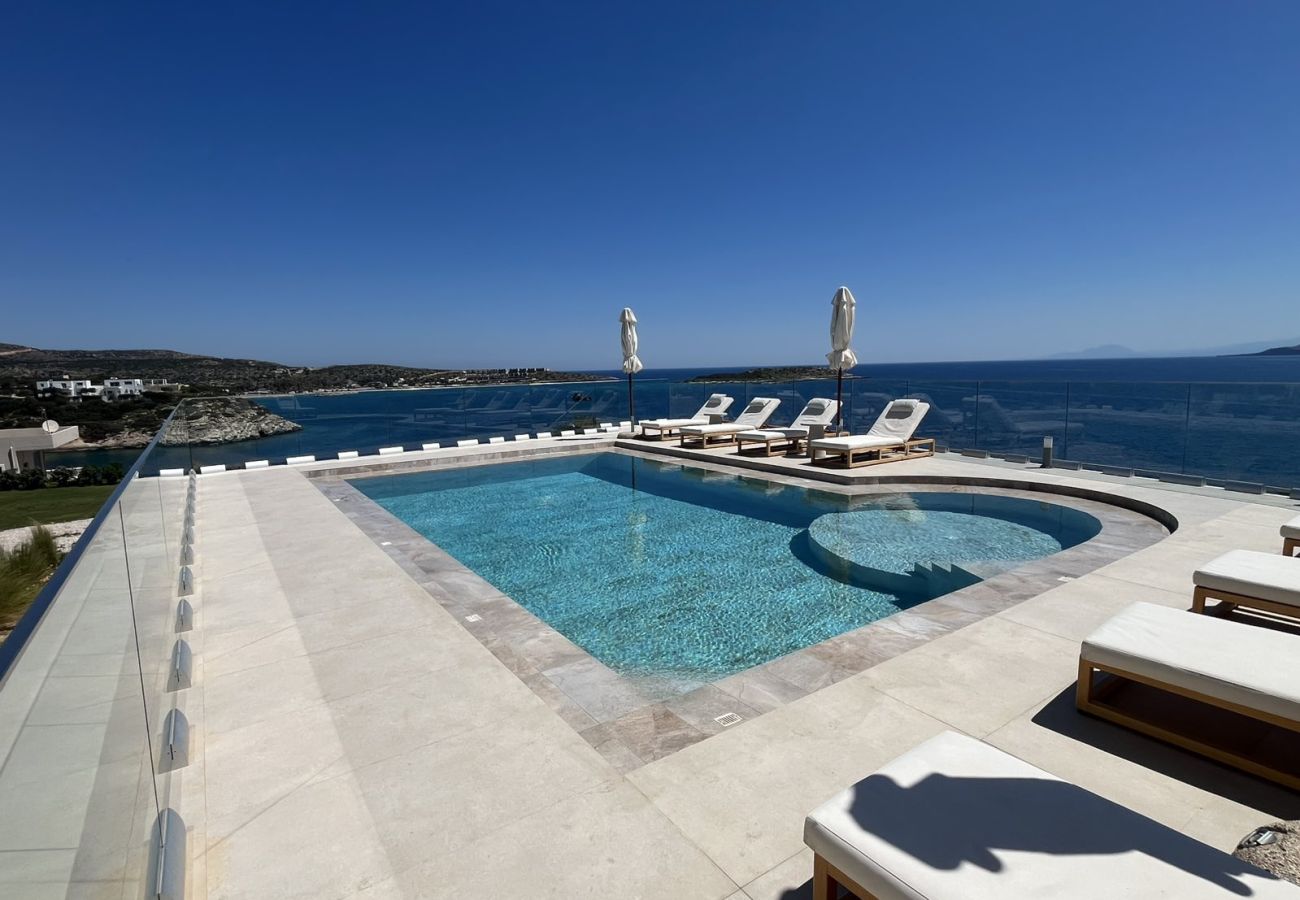 Villa in Loutraki - SeaWave Villa I with Heated Pool & Jacuzzi, By Hellocrete