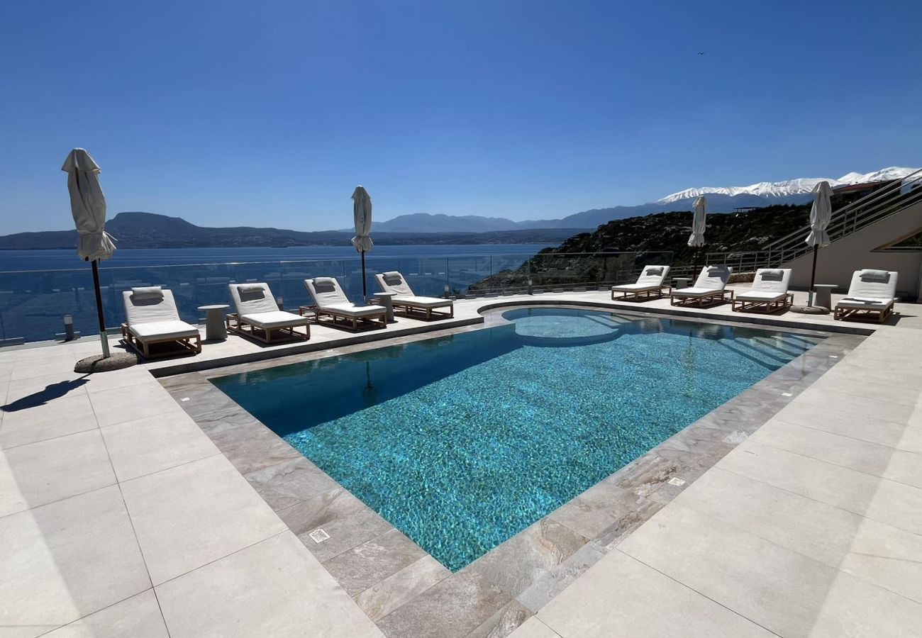 Villa in Loutraki - SeaWave Villa I with Heated Pool & Jacuzzi, By Hellocrete