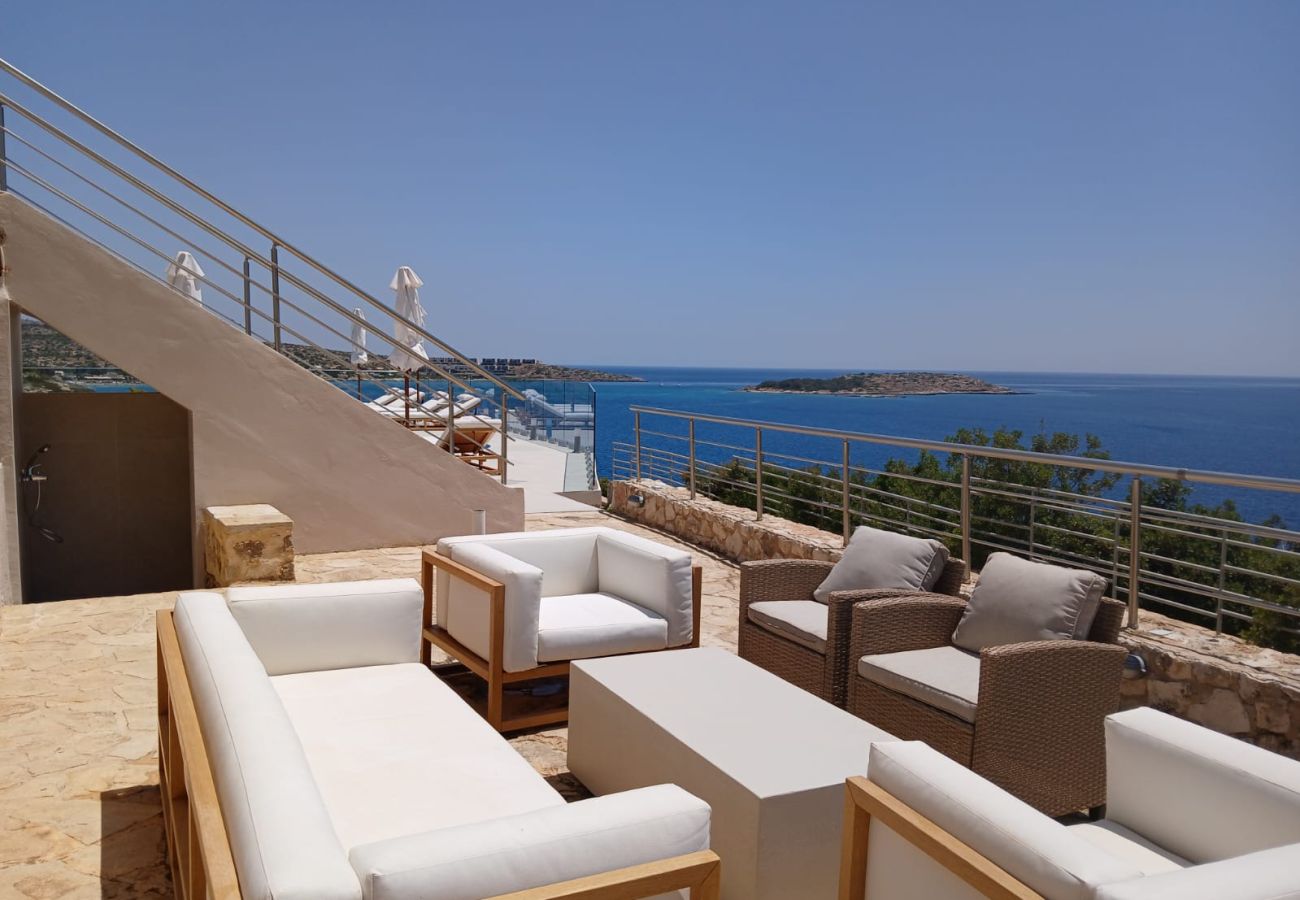 Villa in Loutraki - SeaWave Villa I with Heated Pool & Jacuzzi, By Hellocrete