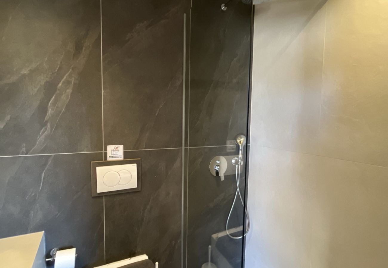 Villa in Loutraki - SeaWave Villa I with Heated Pool & Jacuzzi, By Hellocrete