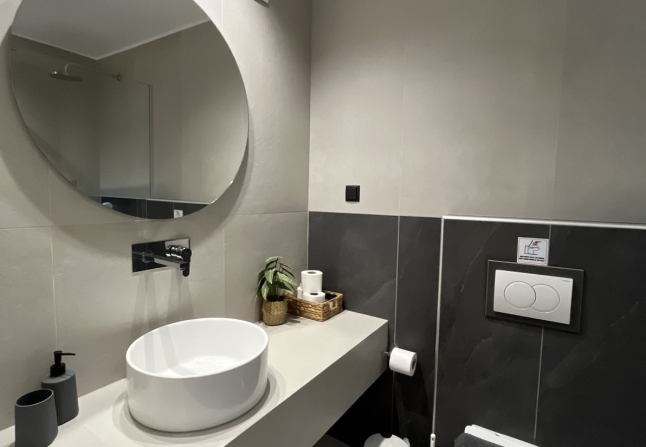 Villa in Loutraki - SeaWave Villa I with Heated Pool & Jacuzzi, By Hellocrete