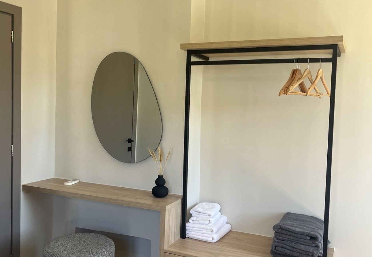 Villa in Loutraki - SeaWave Villa I with Heated Pool & Jacuzzi, By Hellocrete