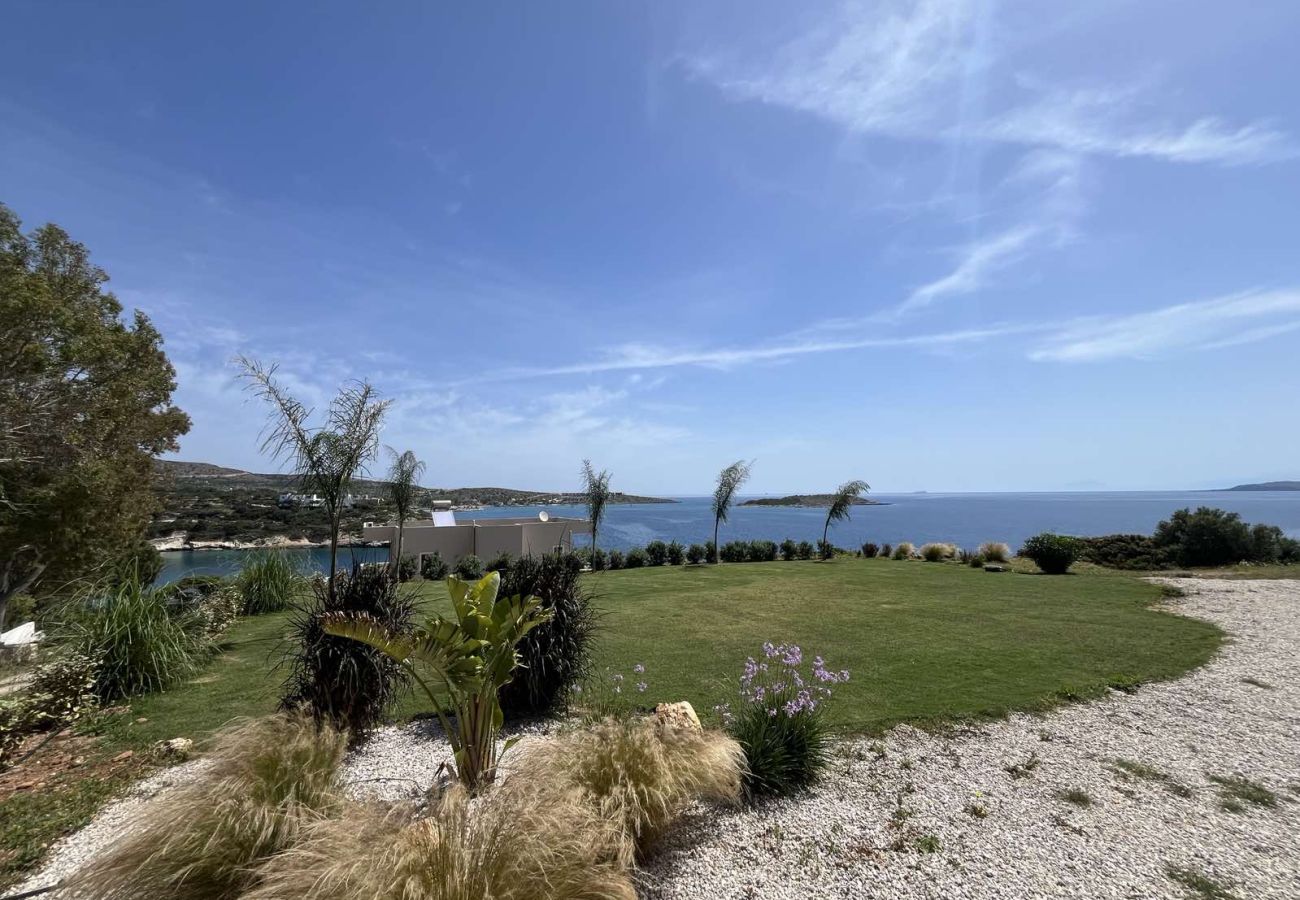 Villa in Loutraki - SeaWave Villa I with Heated Pool & Jacuzzi, By Hellocrete