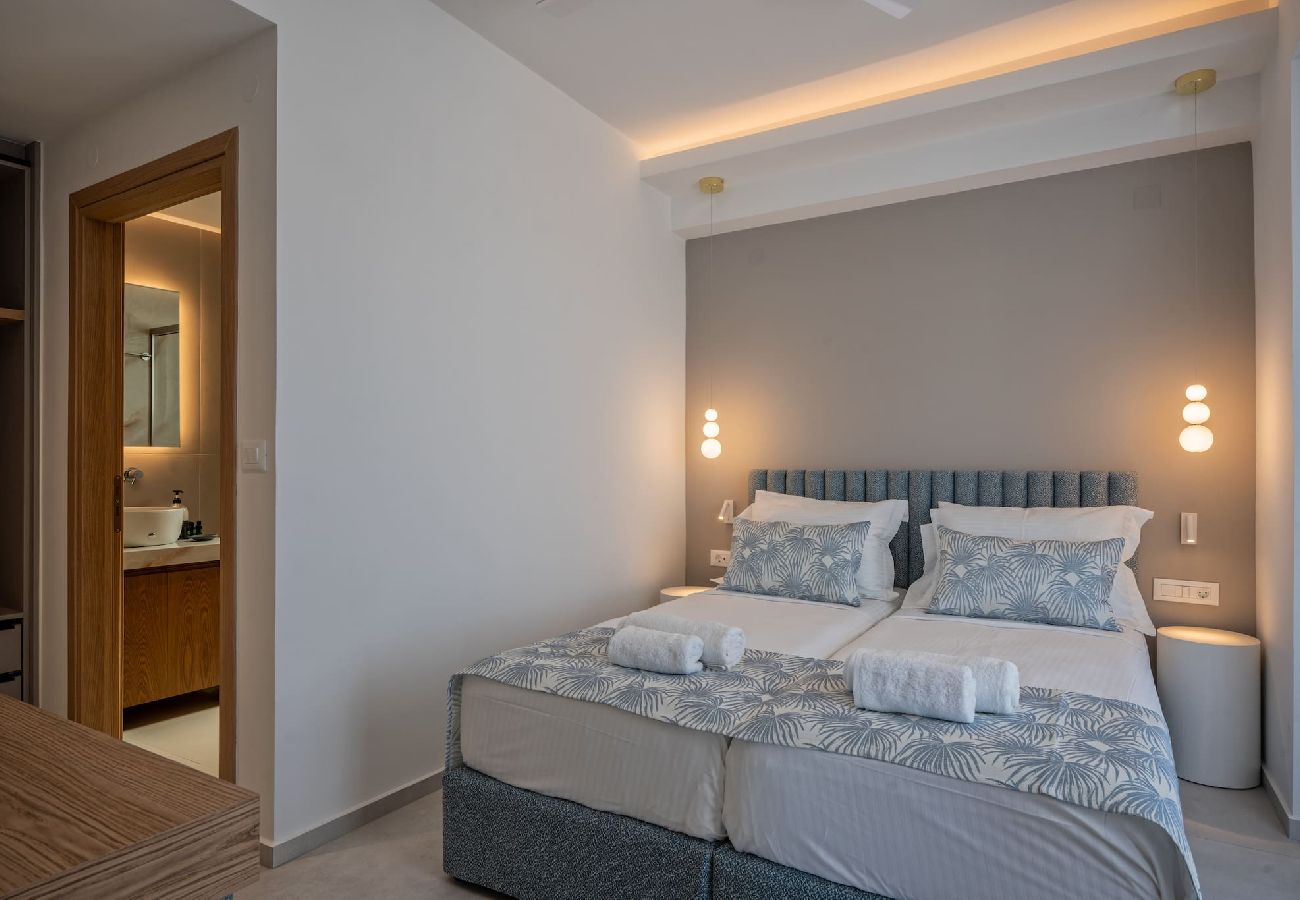 Villa in Aggeliana - Skyline Villas, By Hellocrete