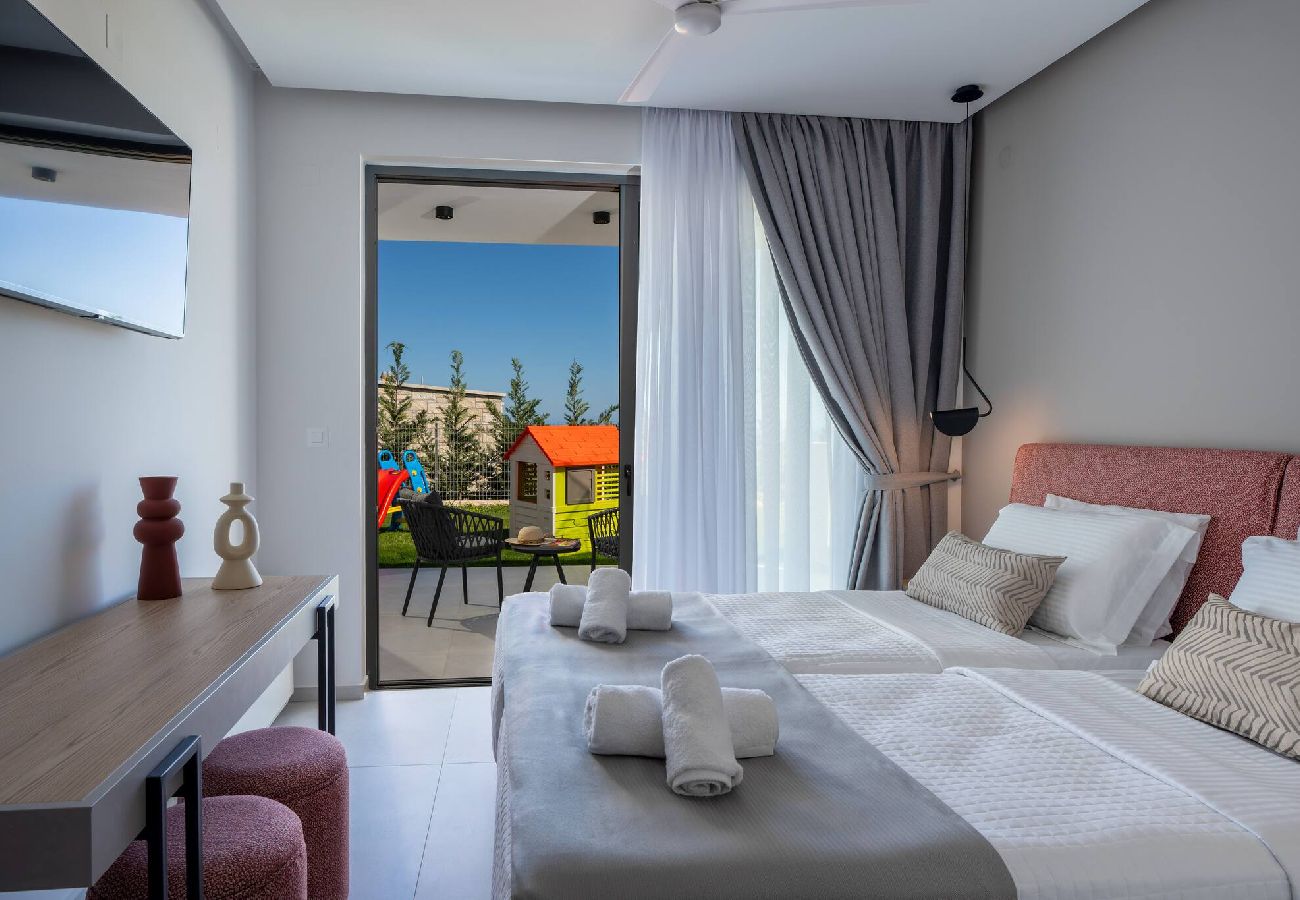 Villa in Aggeliana - Skyline Villas, By Hellocrete