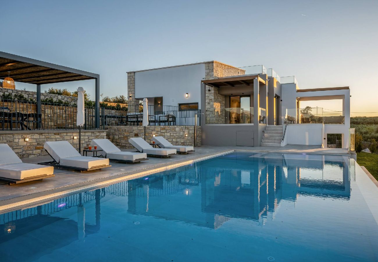 Villa in Aggeliana - Skyline Villas, By Hellocrete