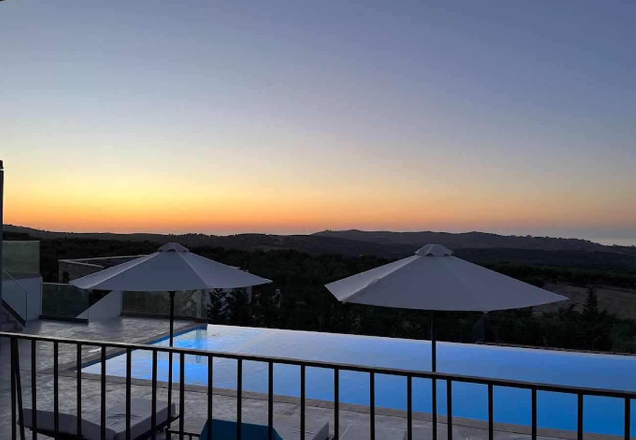 Villa in Aggeliana - Skyline Villas, By Hellocrete