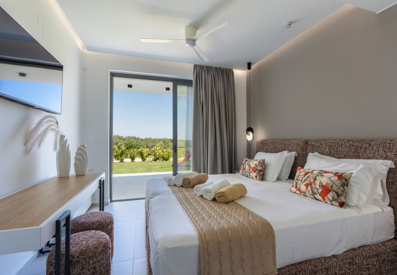 Villa in Aggeliana - Skyline Villas, By Hellocrete