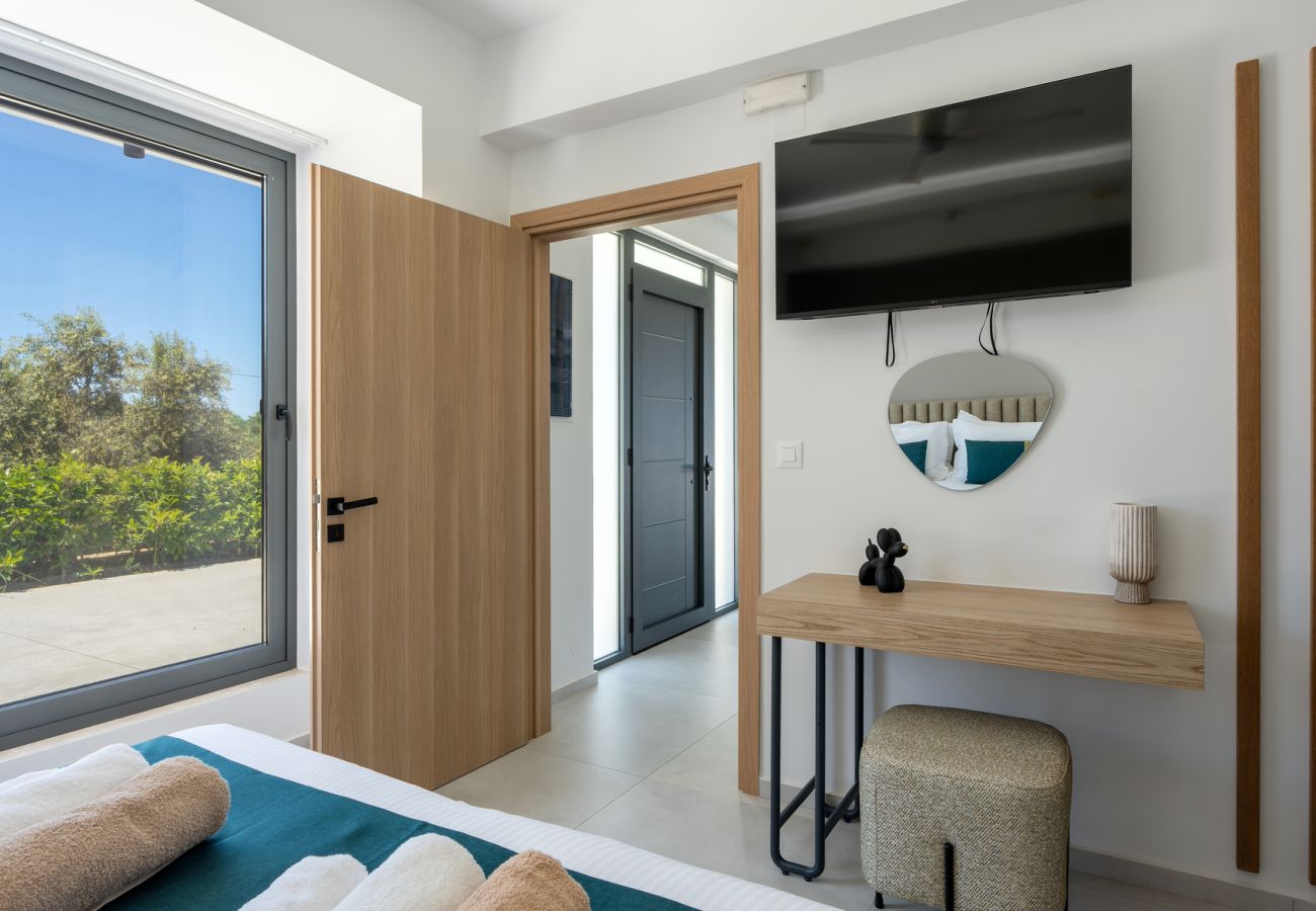 Villa in Aggeliana - Skyline Villas, By Hellocrete