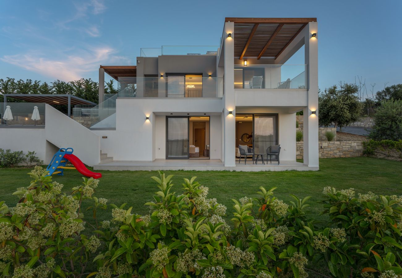 Villa in Aggeliana - Skyline Villas, By Hellocrete