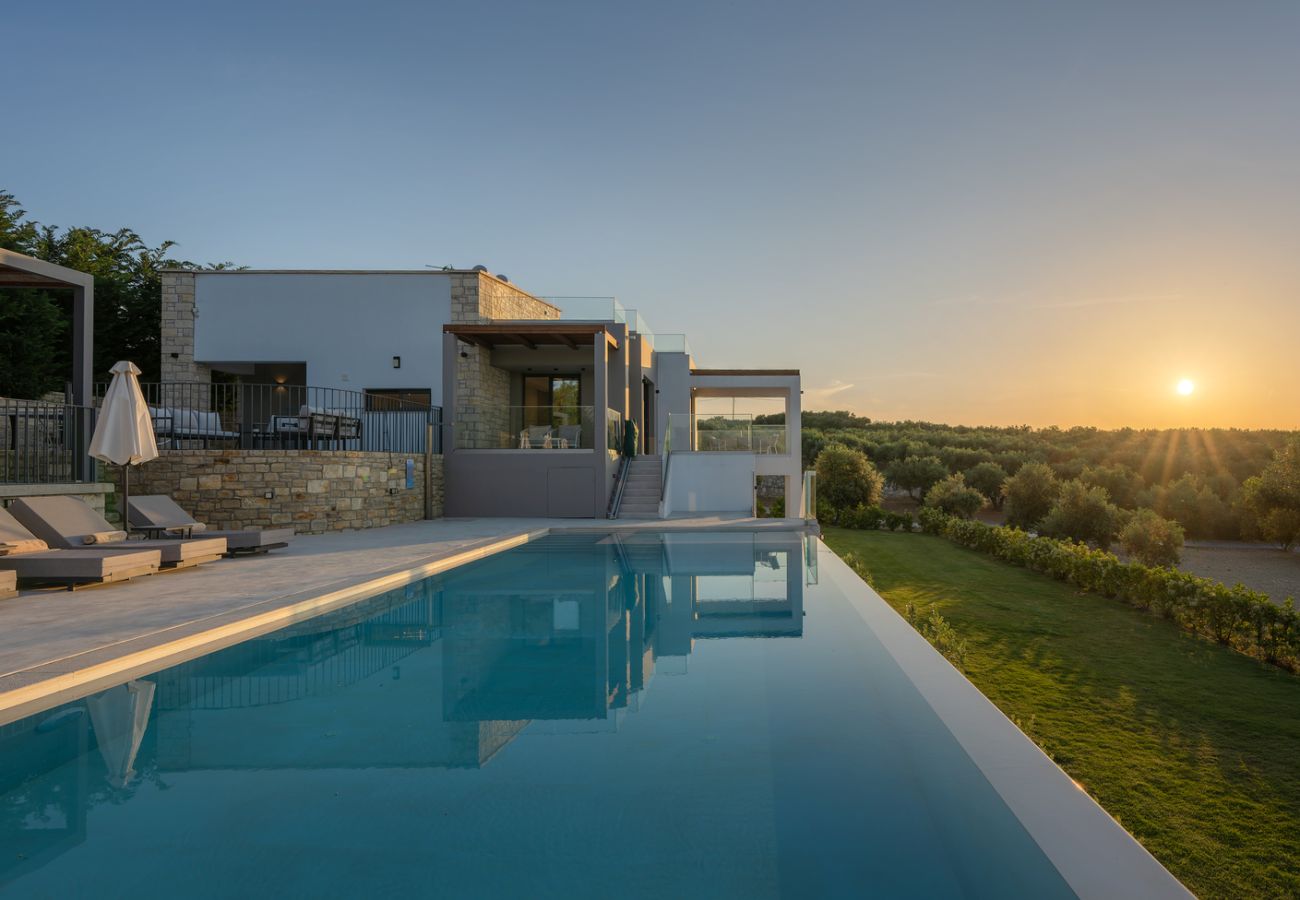 Villa in Aggeliana - Skyline Villas, By Hellocrete