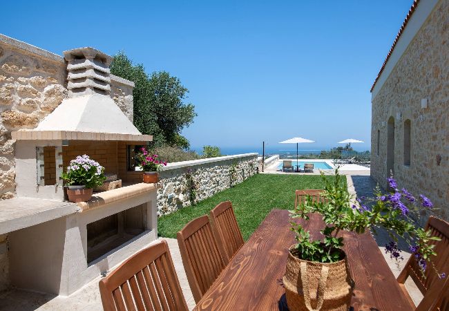 Villa in Roupes - Fabrica Villa, By Hellocrete