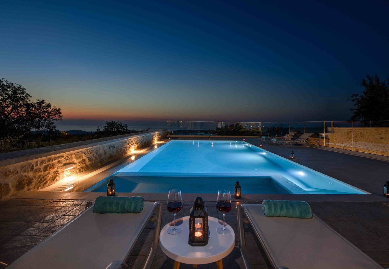 Villa in Roupes - Fabrica Villa, By Hellocrete