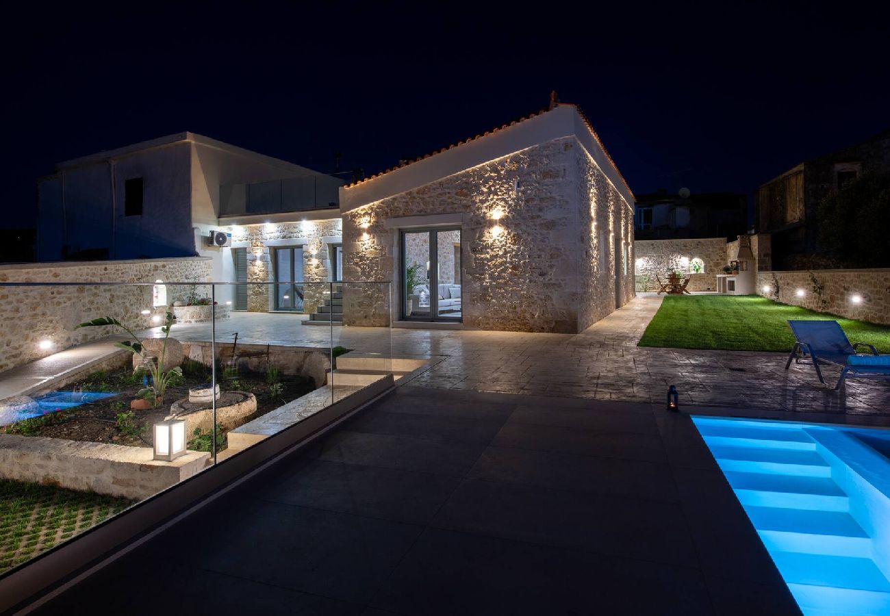 Villa in Roupes - Fabrica Villa, By Hellocrete