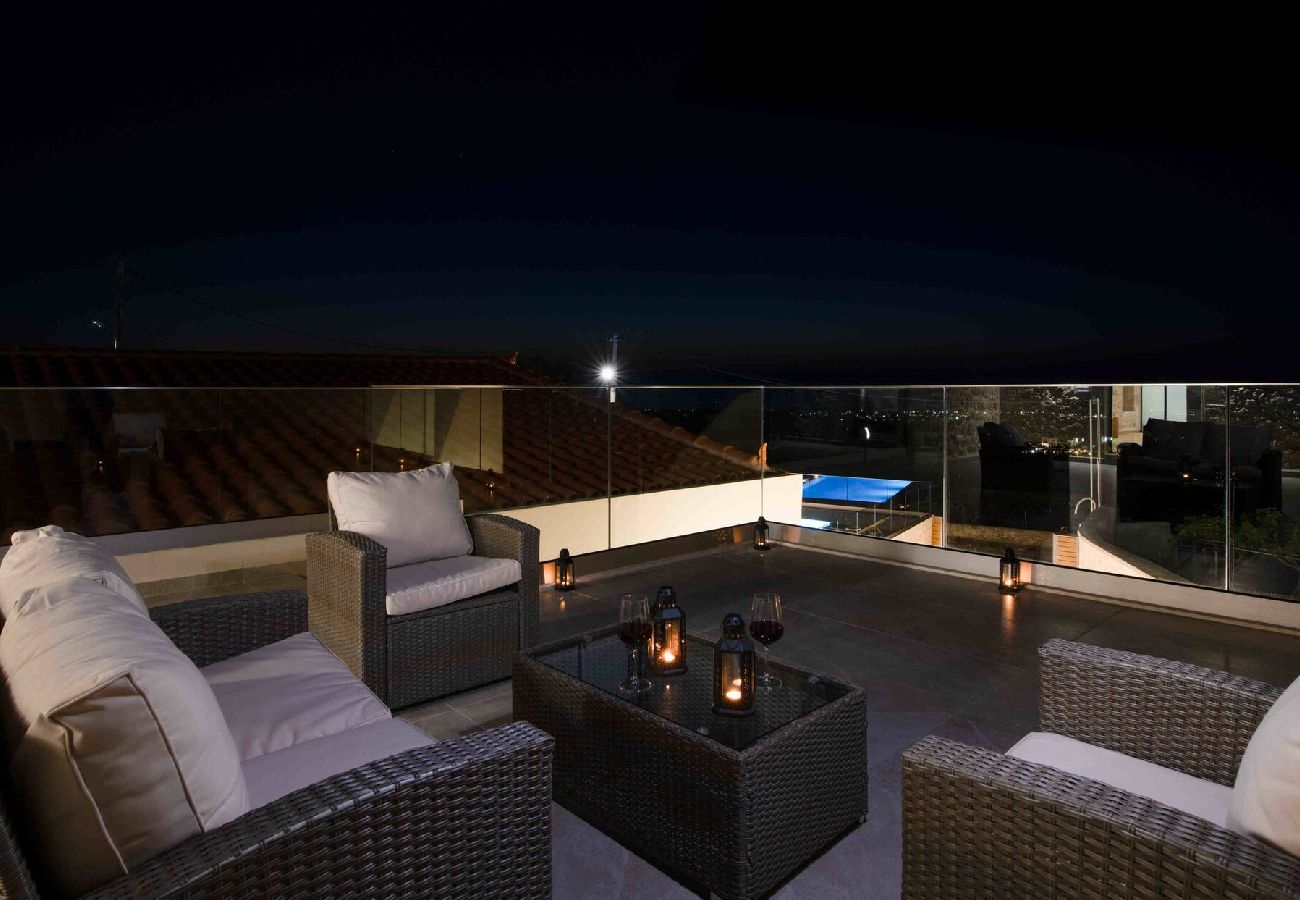 Villa in Roupes - Fabrica Villa, By Hellocrete