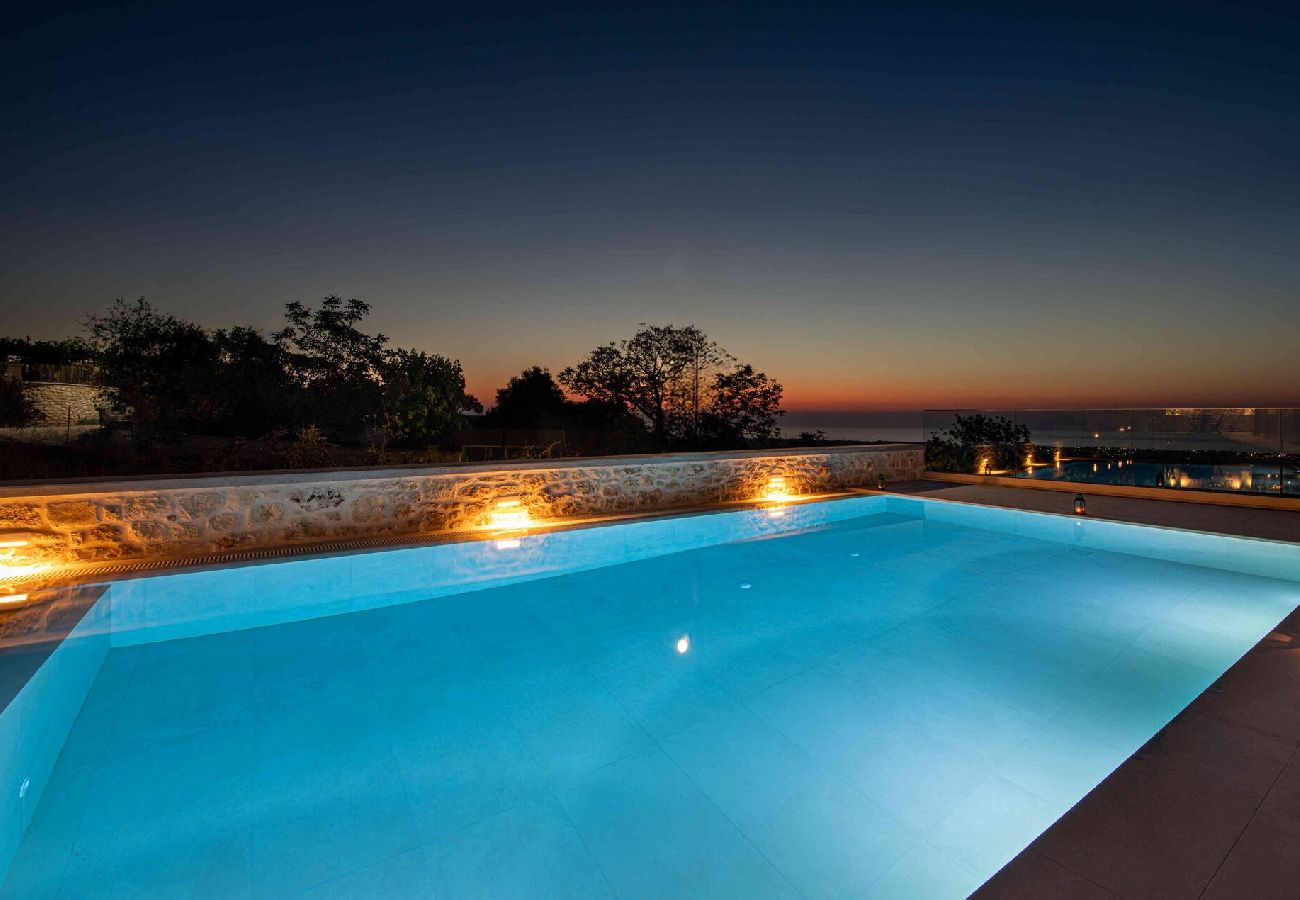 Villa in Roupes - Fabrica Villa, By Hellocrete