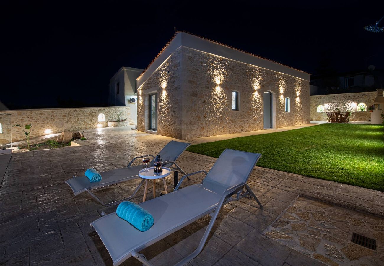 Villa in Roupes - Fabrica Villa, By Hellocrete