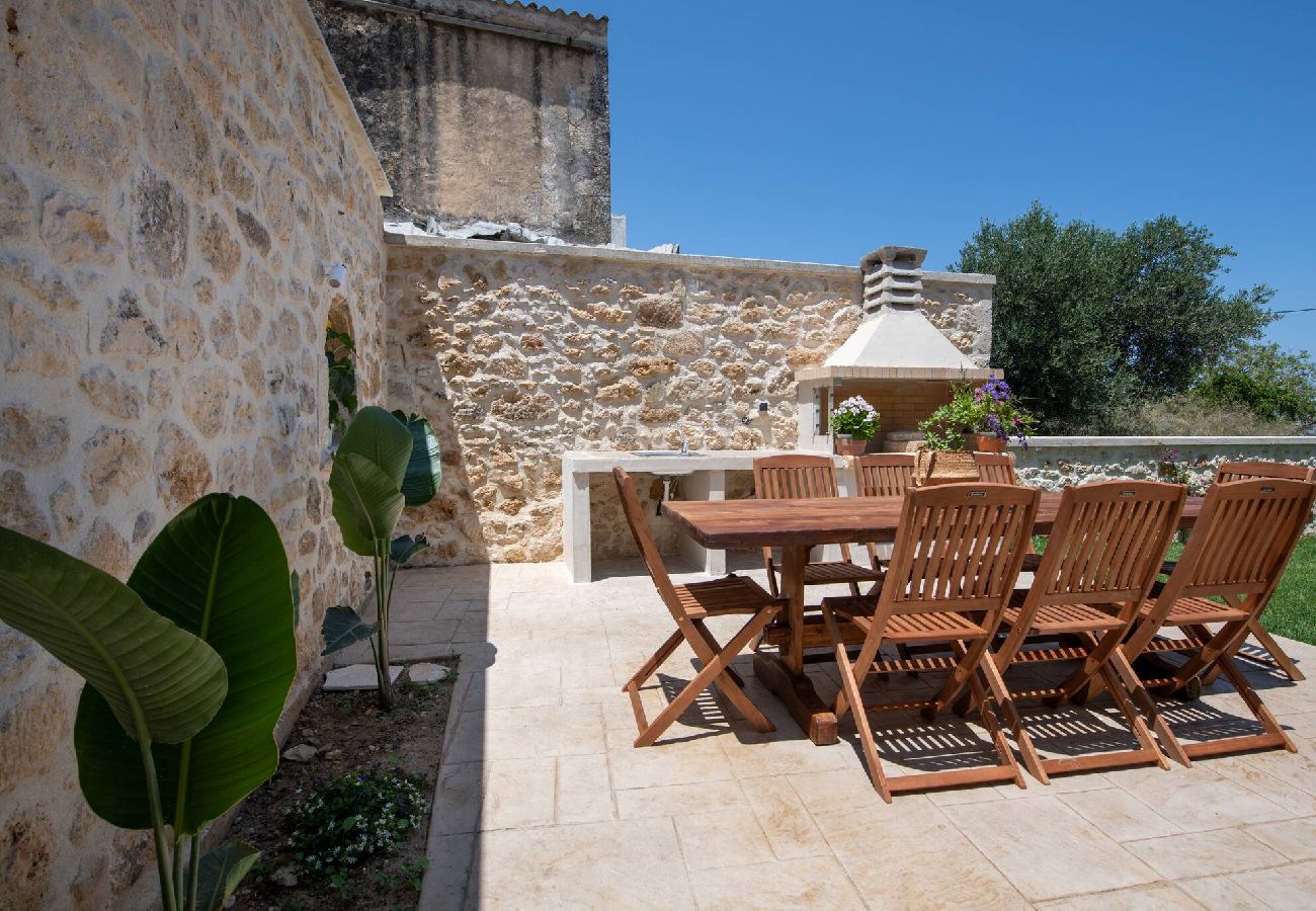 Villa in Roupes - Fabrica Villa, By Hellocrete