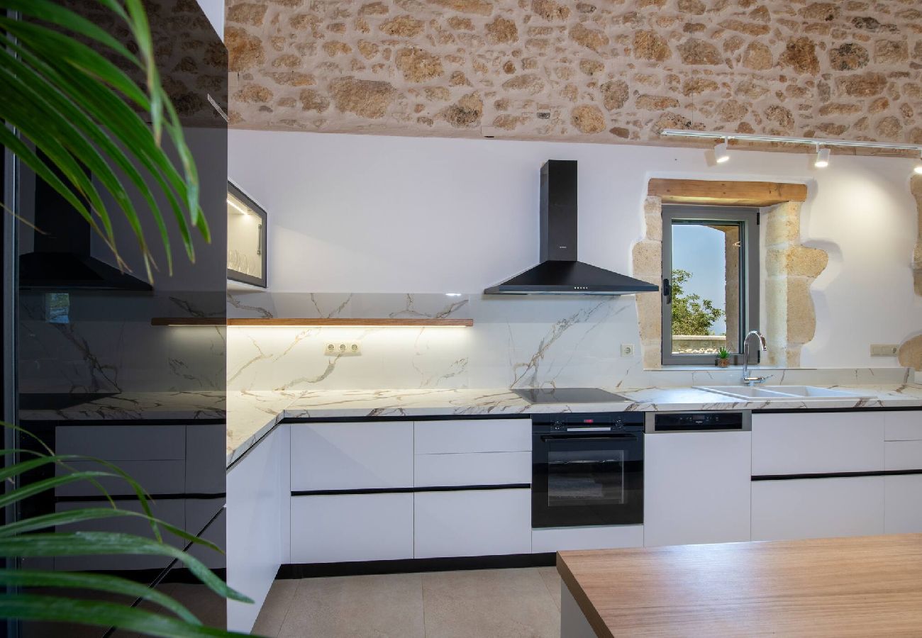 Villa in Roupes - Fabrica Villa, By Hellocrete