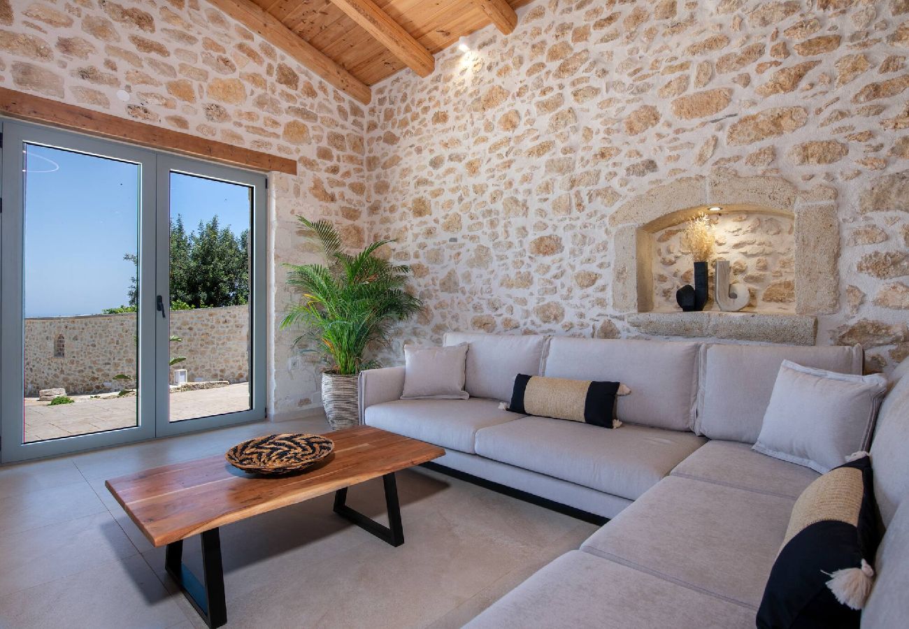 Villa in Roupes - Fabrica Villa, By Hellocrete
