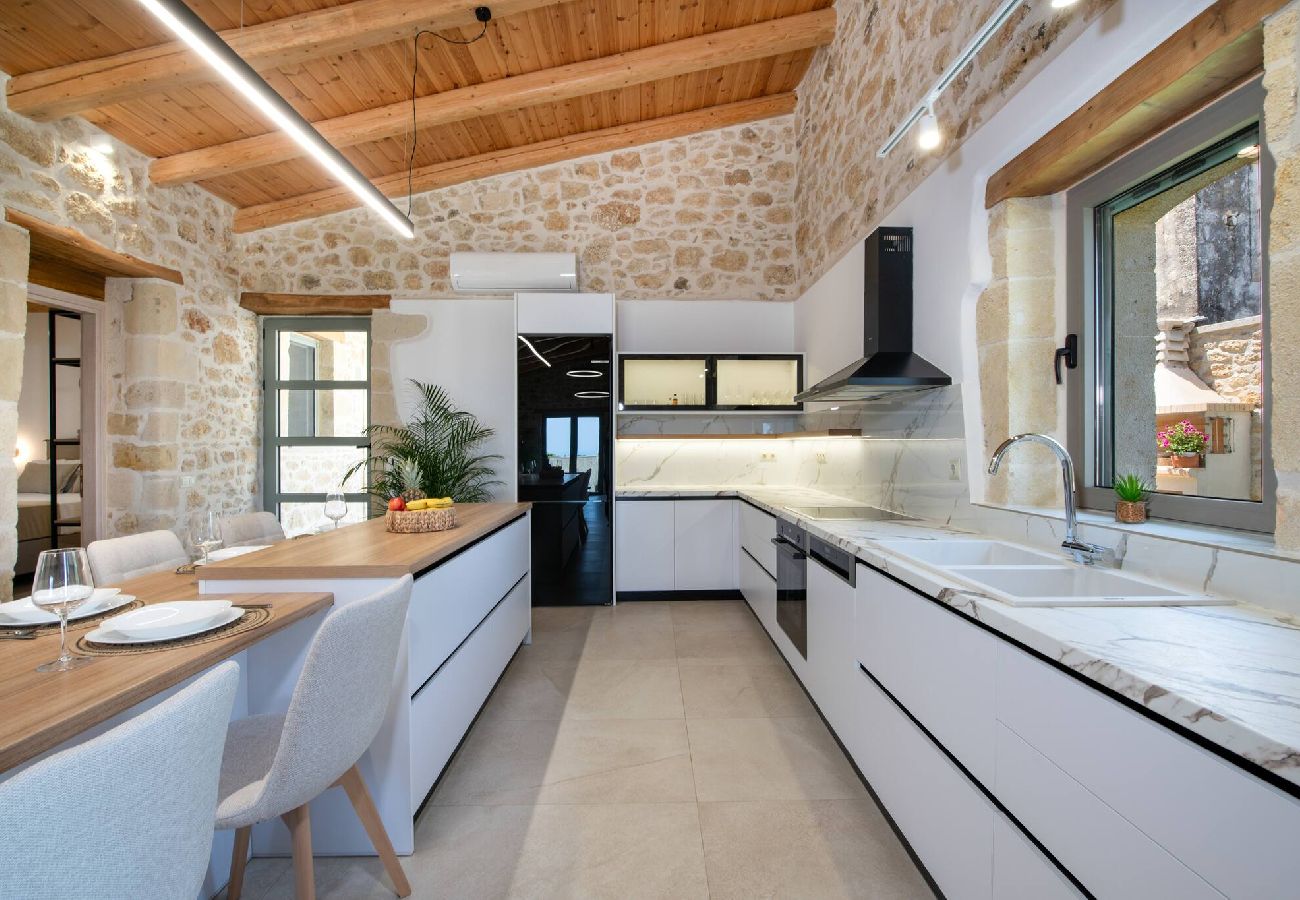 Villa in Roupes - Fabrica Villa, By Hellocrete