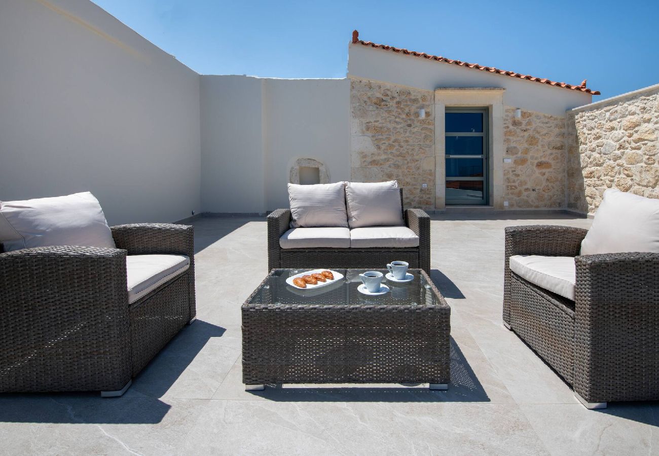 Villa in Roupes - Fabrica Villa, By Hellocrete