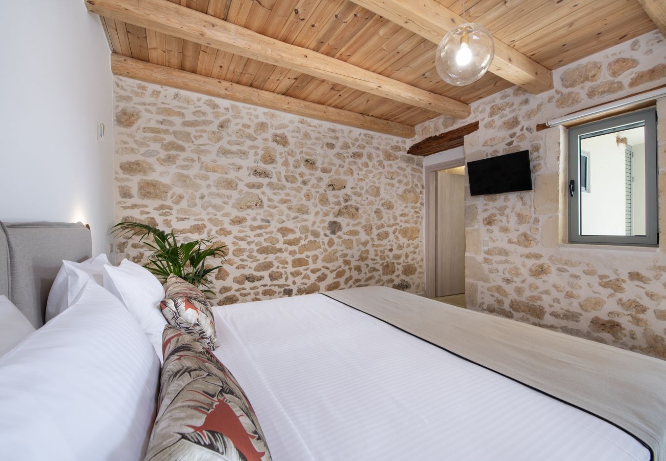 Villa in Roupes - Fabrica Villa, By Hellocrete