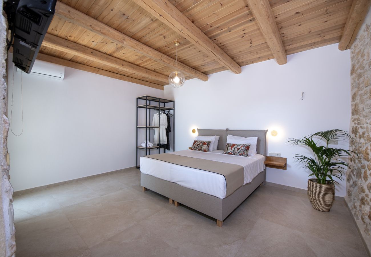 Villa in Roupes - Fabrica Villa, By Hellocrete