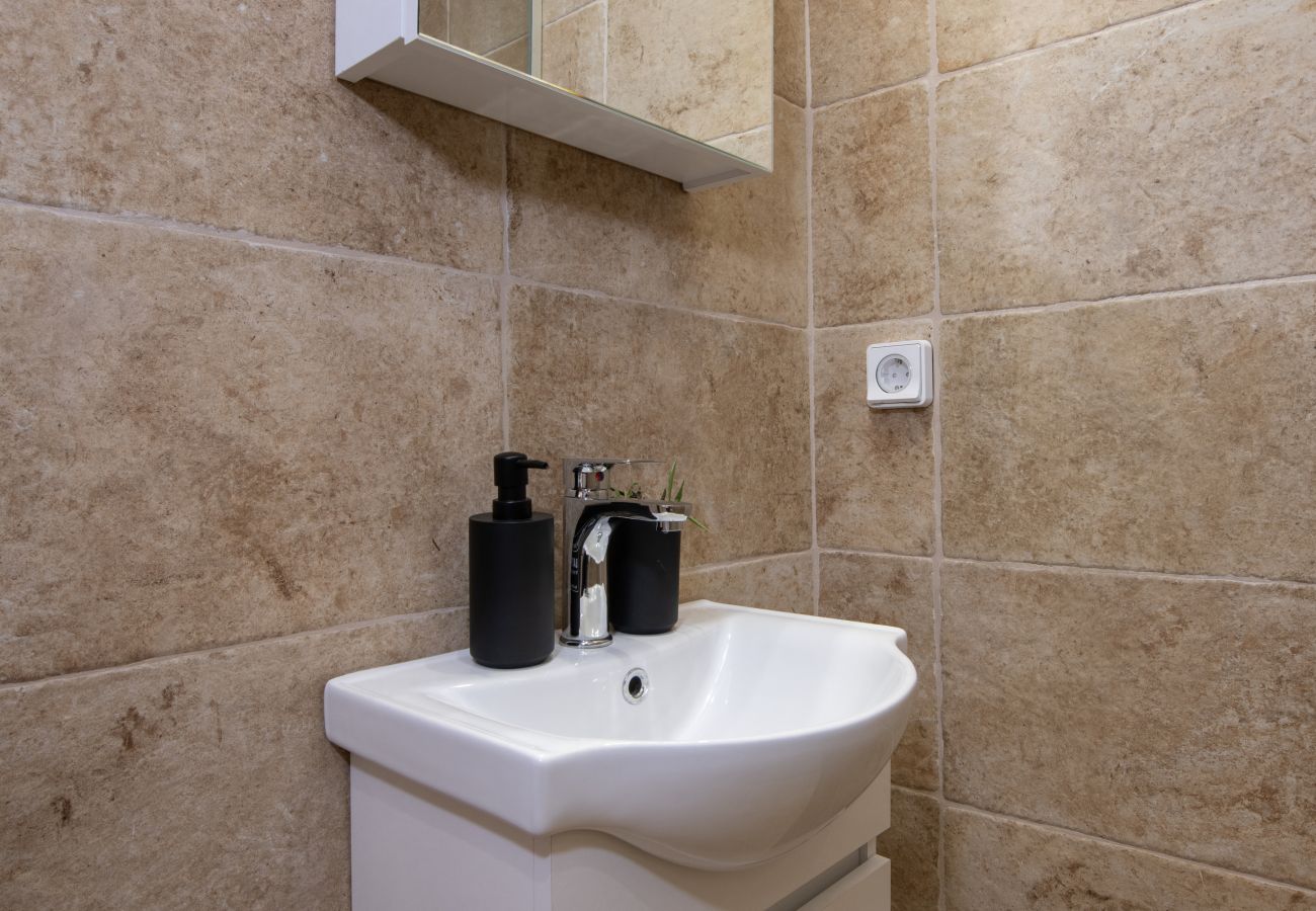 Villa in Roupes - Fabrica Villa, By Hellocrete