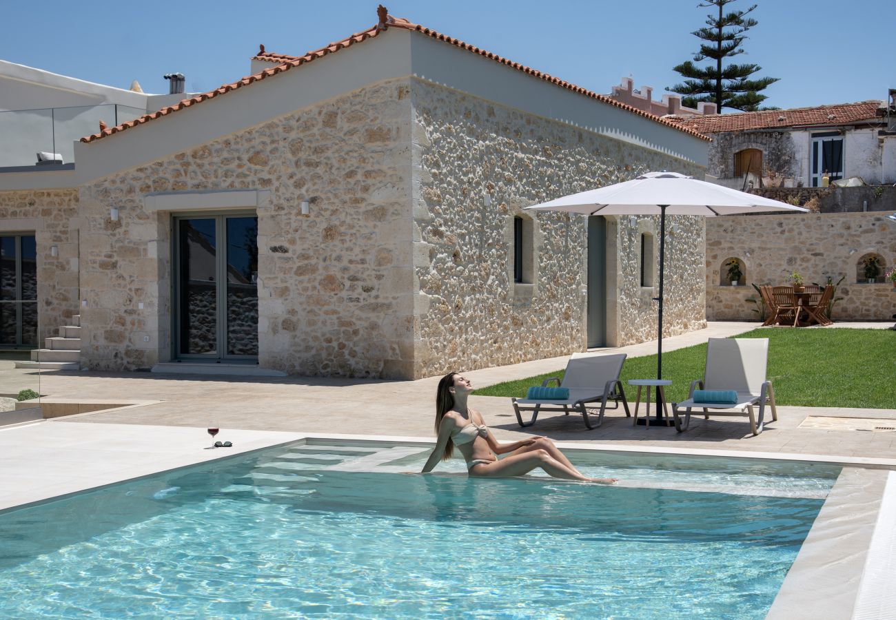 Villa in Roupes - Fabrica Villa, By Hellocrete