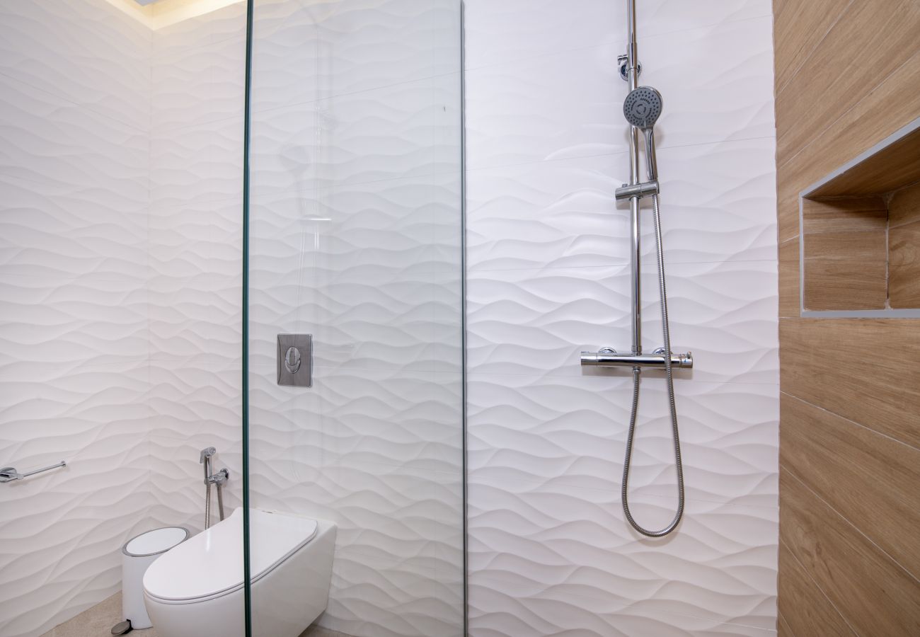 Villa in Roupes - Fabrica Villa, By Hellocrete