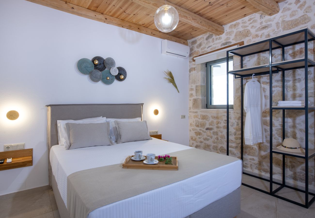 Villa in Roupes - Fabrica Villa, By Hellocrete