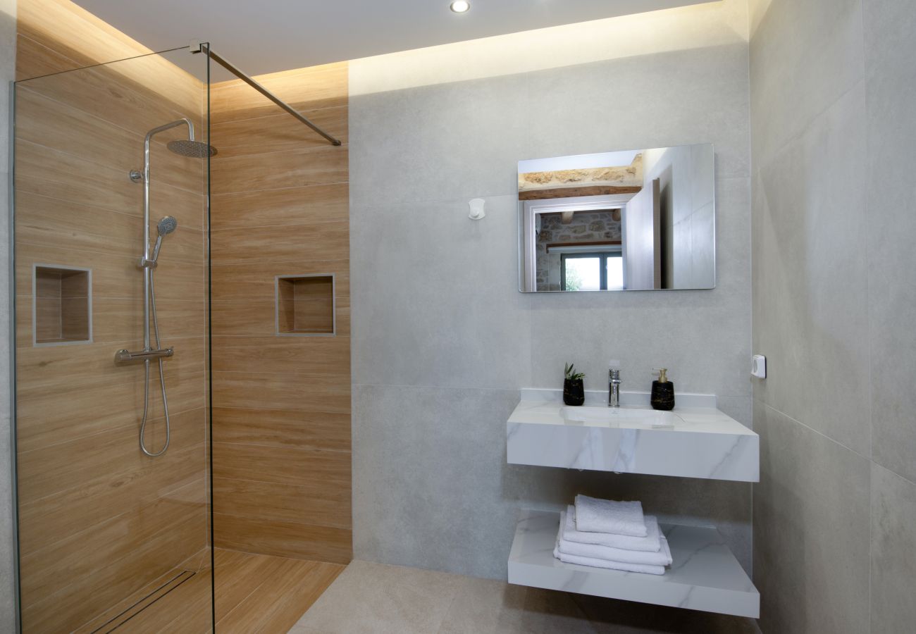 Villa in Roupes - Fabrica Villa, By Hellocrete