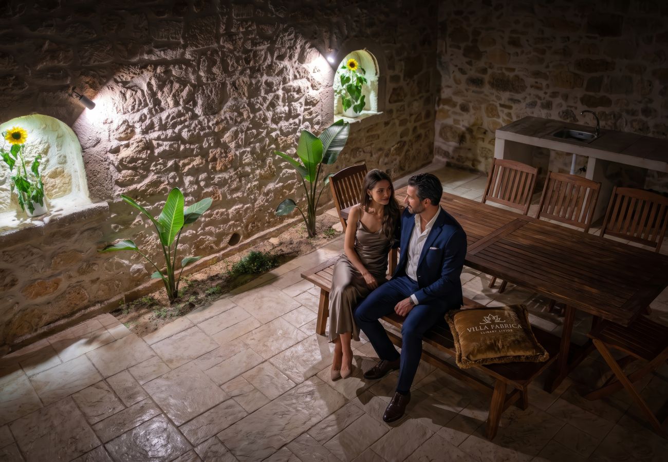 Villa in Roupes - Fabrica Villa, By Hellocrete