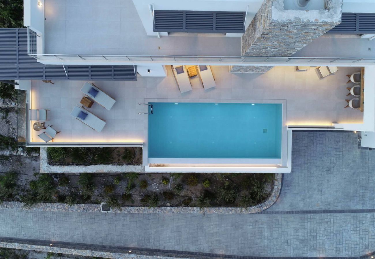 Villa in Agia Foteini - Rozites Luxury Beachfront Villa, By Hellocrete