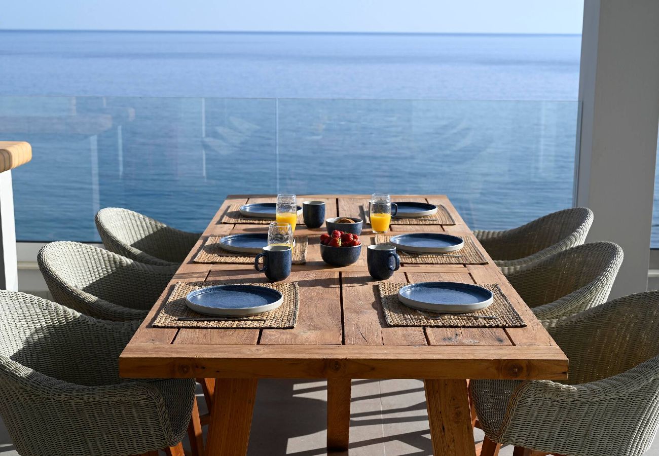 Villa in Agia Foteini - Rozites Luxury Beachfront Villa, By Hellocrete