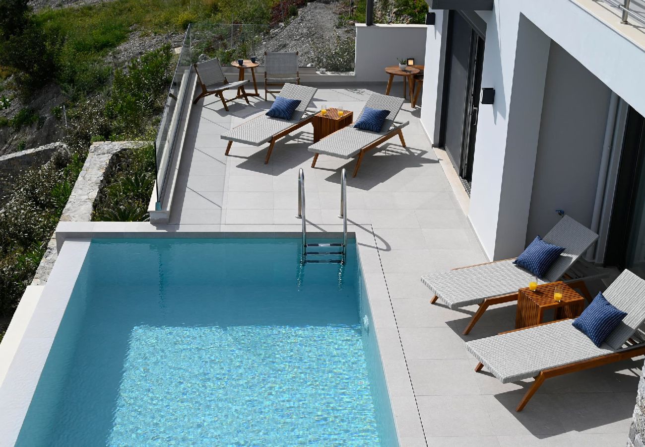 Villa in Agia Foteini - Rozites Luxury Beachfront Villa, By Hellocrete