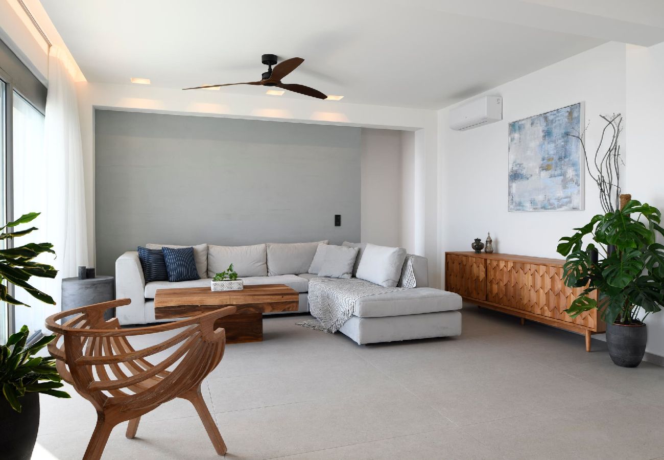 Villa in Agia Foteini - Rozites Luxury Beachfront Villa, By Hellocrete