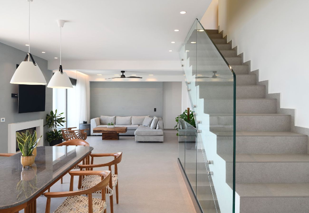 Villa in Agia Foteini - Rozites Luxury Beachfront Villa, By Hellocrete