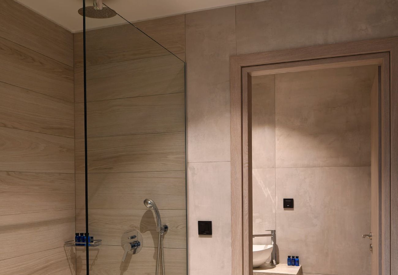 Villa in Agia Foteini - Rozites Luxury Beachfront Villa, By Hellocrete