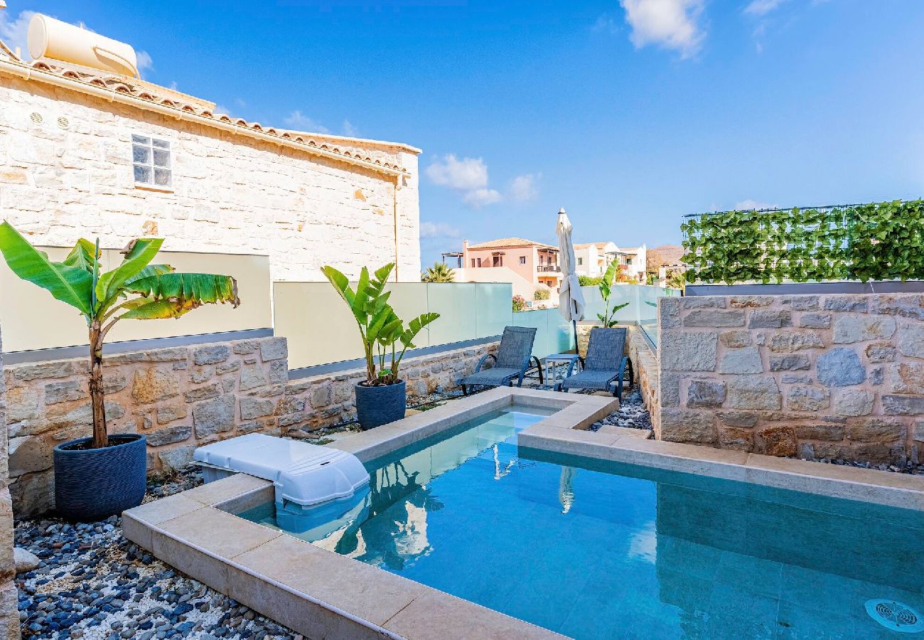 House in Panormo - Zefyros Suite, Seafront Retreat