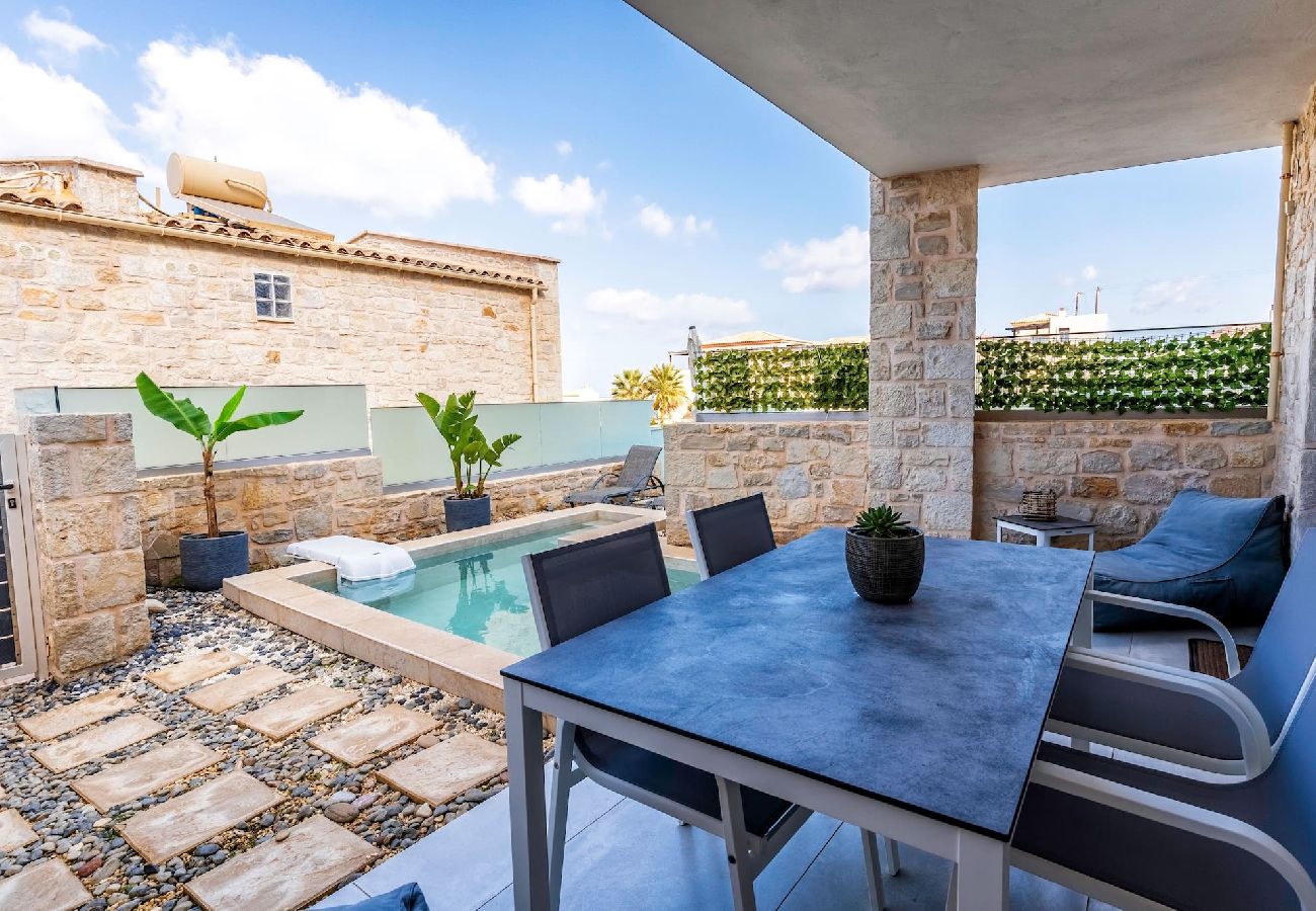 House in Panormo - Zefyros Suite, Seafront Retreat